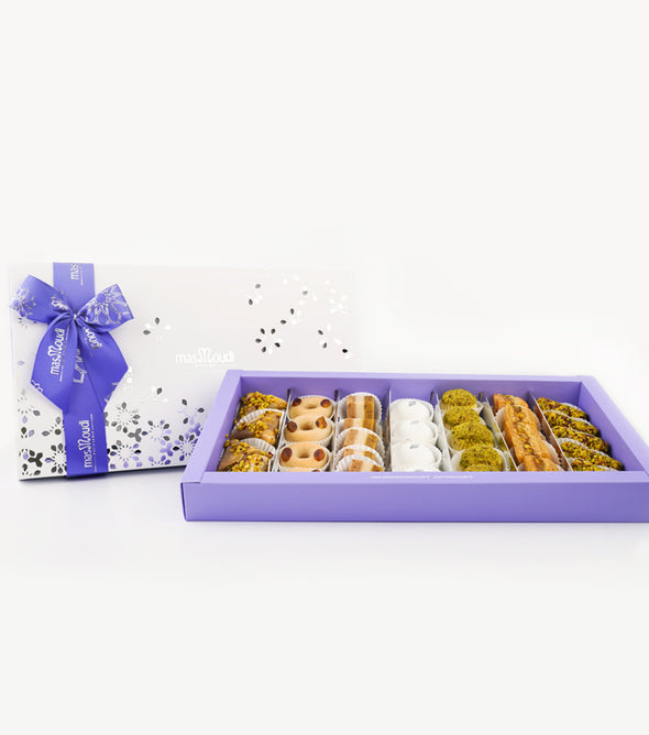 Coffret arabesque dentelle ( 32 pâtisseries )